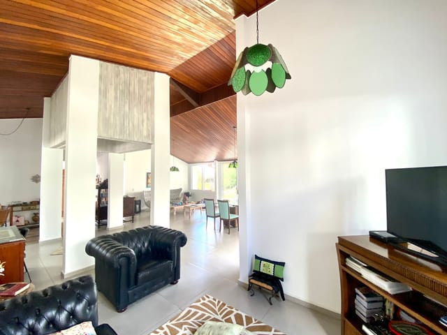 Casa com 1215m² 3 quartos e 2 banheiros, à venda, no bairro Centro em Tremembé