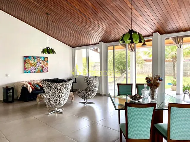 Casa com 1215m² 3 quartos e 2 banheiros, à venda, no bairro Centro em Tremembé