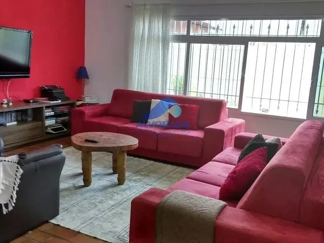 Casa com 400m² 3 quartos e 2 banheiros, à venda, no bairro Porto Novo em Caraguatatuba