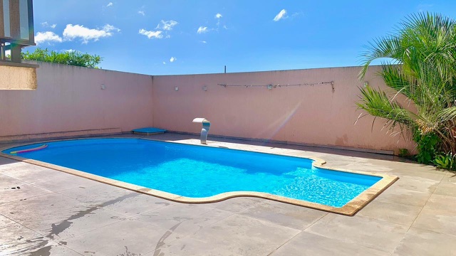 *Em negociação* Locação - Casa com piscina, 3 quartos (sendo 1 suíte), 1 vaga, Área gourmet com churrasqueira, Vila São Vicente, Uvaranas.