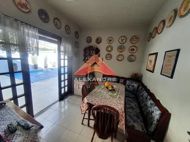 Casa com 400m² 3 quartos e 6 banheiros, à venda, no bairro Jardim Esplanada II em São José dos Campos
