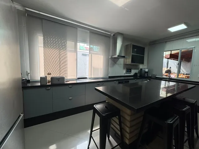Casa com 180m² 3 quartos e 4 banheiros, à venda, no bairro Novo Osasco em Osasco