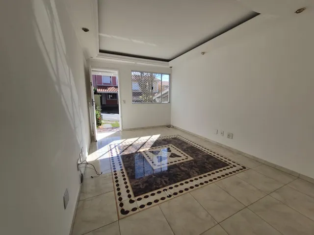 Casa com 80m² 3 quartos e 3 banheiros, à venda ou para alugar, no bairro Granja Viana em Cotia