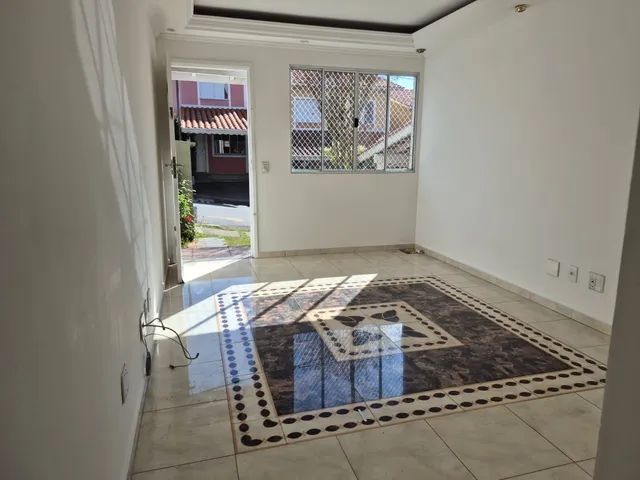 Casa com 80m² 3 quartos e 3 banheiros, à venda ou para alugar, no bairro Granja Viana em Cotia