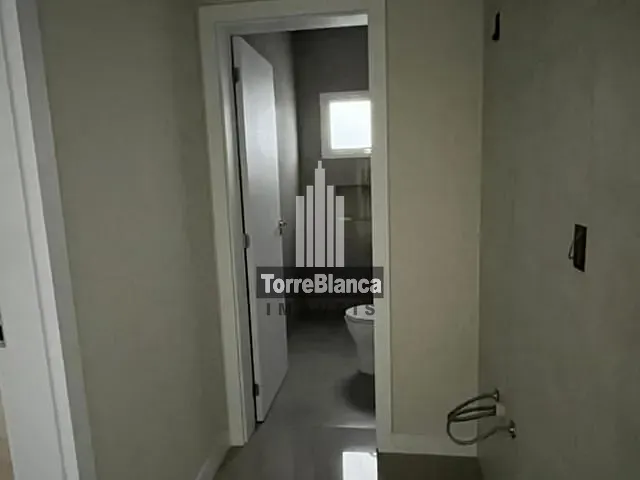 Casa com 300m² 4 quartos e 5 banheiros, à venda, no bairro Colônia Dona Luíza em Ponta Grossa