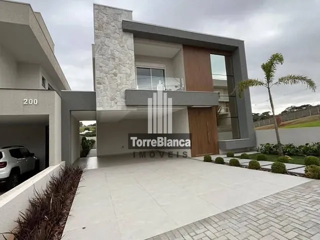 Casa com 300m² 4 quartos e 5 banheiros, à venda, no bairro Colônia Dona Luíza em Ponta Grossa