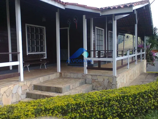 Casa com 900m² 3 quartos e 2 banheiros, à venda, no bairro José Veríssimo em Paraisópolis