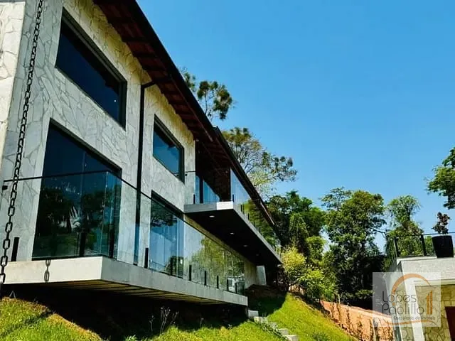Casa com 900m² 4 quartos e 5 banheiros, à venda, no bairro Rio Abaixo em Atibaia