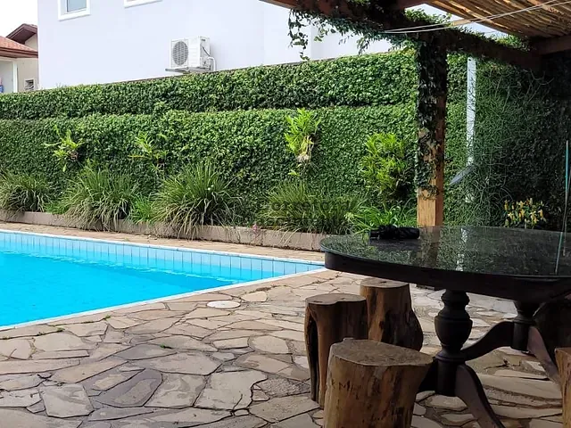 Casa com 720m², para alugar, no bairro Jardim das Colinas em São José dos Campos