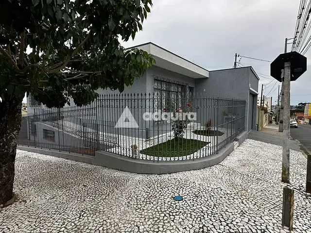 Casa com 228m², à venda, no bairro Ronda em Ponta Grossa