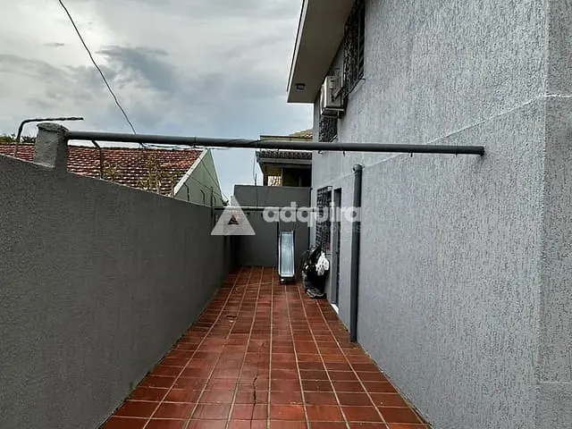 Casa com 228m², à venda, no bairro Ronda em Ponta Grossa