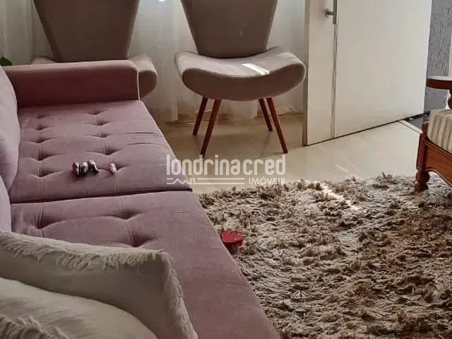 Casa com 301m², à venda, no bairro Amália em Londrina