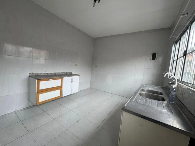 Casa com 50m² 1 quarto e 1 banheiro, para alugar, no bairro Conceição em Osasco