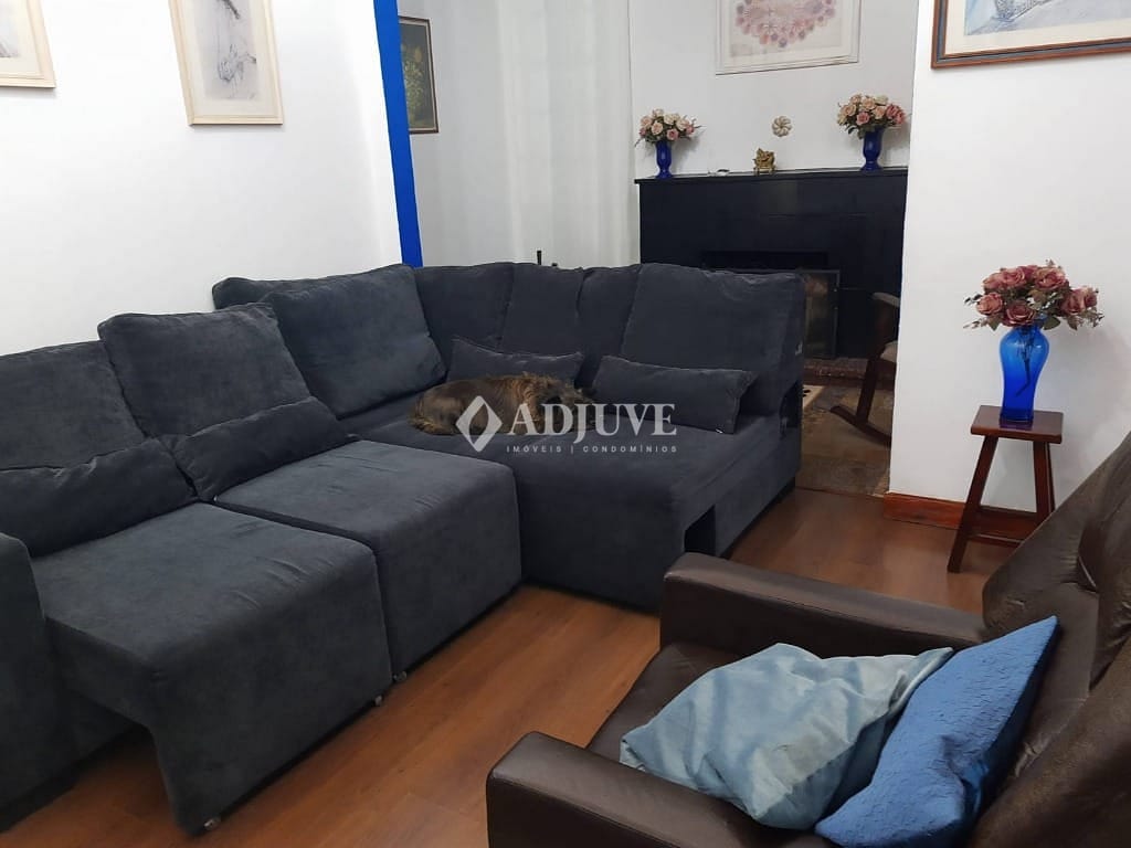 Casa à venda com 5 quartos, 300m² - Foto 2