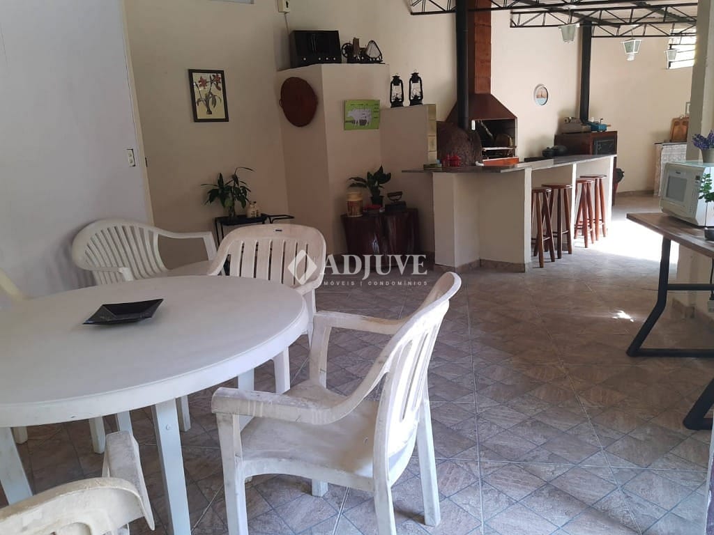 Casa à venda com 5 quartos, 300m² - Foto 13
