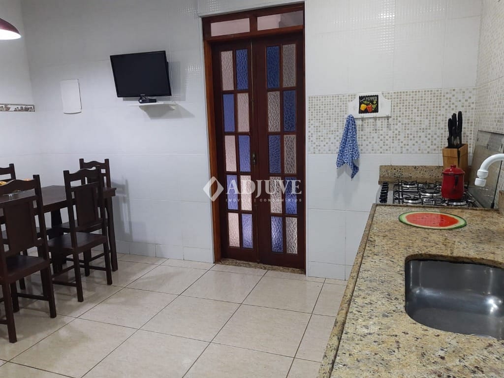 Casa à venda com 5 quartos, 300m² - Foto 9