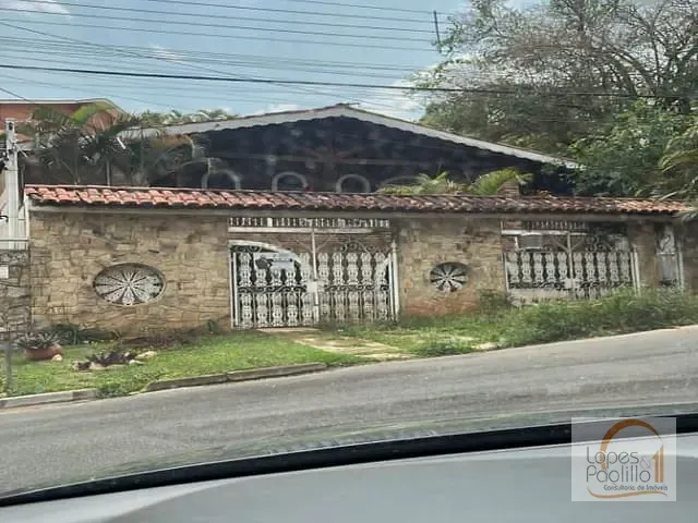 Casa com 347m² 2 quartos e 3 banheiros, à venda, no bairro Parque do Arco Iris em Atibaia
