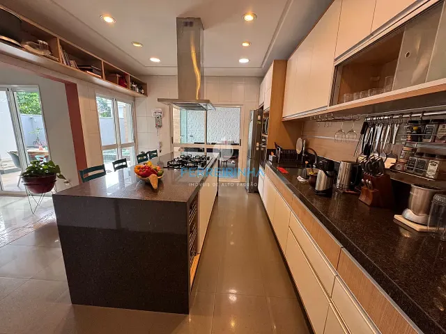 Casa 5 quartos e 4 banheiros, para alugar, no bairro Urbanova em São José dos Campos