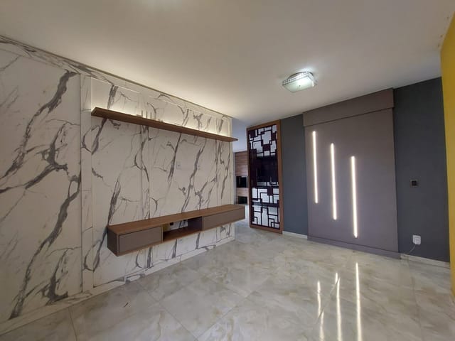 Locação - Casa Semimobiliada com 3 quartos (sendo 1 suíte), 4 vagas de garagem, Churrasqueira, Quintal Amplo, Cará-Cará.