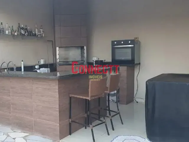 Casa com 248m² 2 quartos e 3 banheiros, à venda, no bairro Vila Maria Luiza em Ribeirão Preto