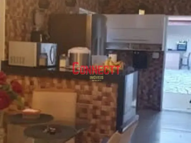 Casa com 248m² 2 quartos e 3 banheiros, à venda, no bairro Vila Maria Luiza em Ribeirão Preto