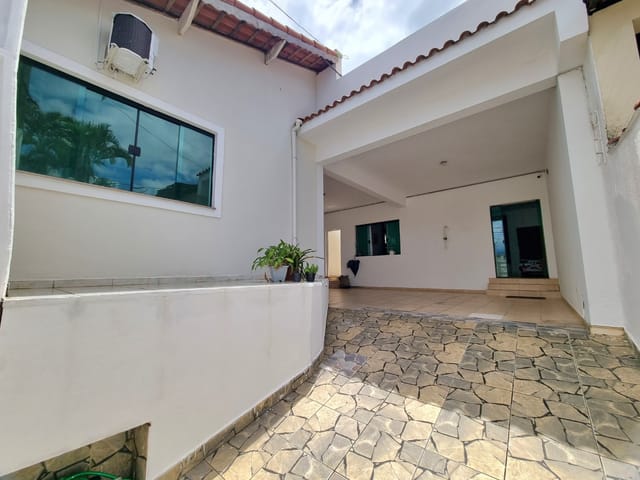 Casa com 300m² 4 quartos e 2 banheiros, à venda, no bairro Nova Guará em Guaratinguetá