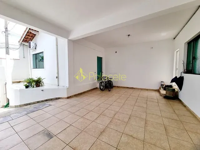 Casa com 300m² 4 quartos e 2 banheiros, à venda, no bairro Nova Guará em Guaratinguetá