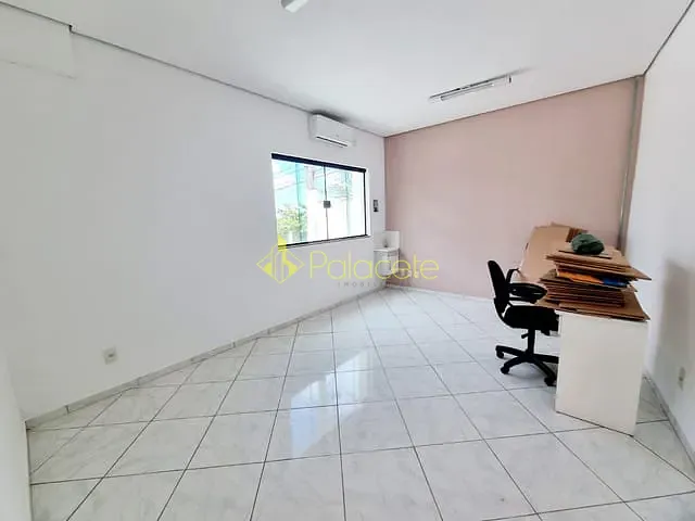 Casa com 300m² 4 quartos e 2 banheiros, à venda, no bairro Nova Guará em Guaratinguetá