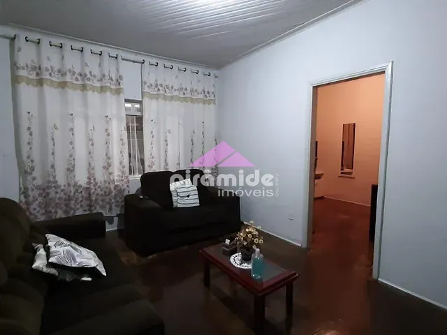 Casa com 300m² 3 quartos e 3 banheiros, à venda, no bairro Vila Betânia em São José dos Campos
