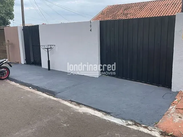 Casa 2 quartos e 2 banheiros, à venda, no bairro Paraíso em Londrina