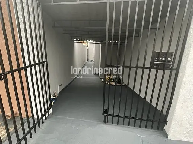 Casa 2 quartos e 2 banheiros, à venda, no bairro Paraíso em Londrina