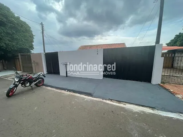 Casa 2 quartos e 2 banheiros, à venda, no bairro Paraíso em Londrina