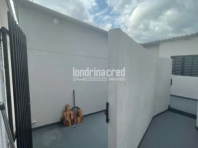 Casa 2 quartos e 2 banheiros, à venda, no bairro Paraíso em Londrina