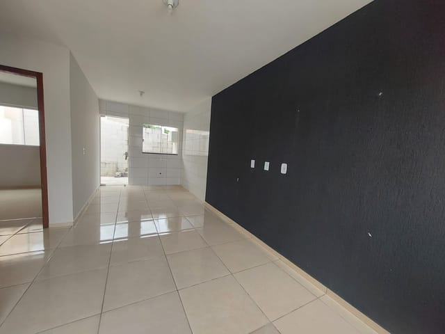 Locação - Casa com 2 quartos, 1 vaga de garagem, 70 m², Cará-Cará.