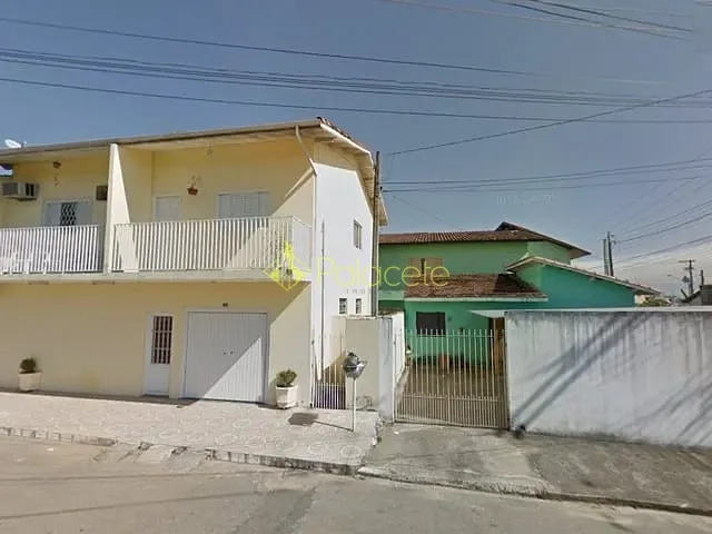 Casa com 584m², à venda, no bairro Parque das Nações em Pindamonhangaba