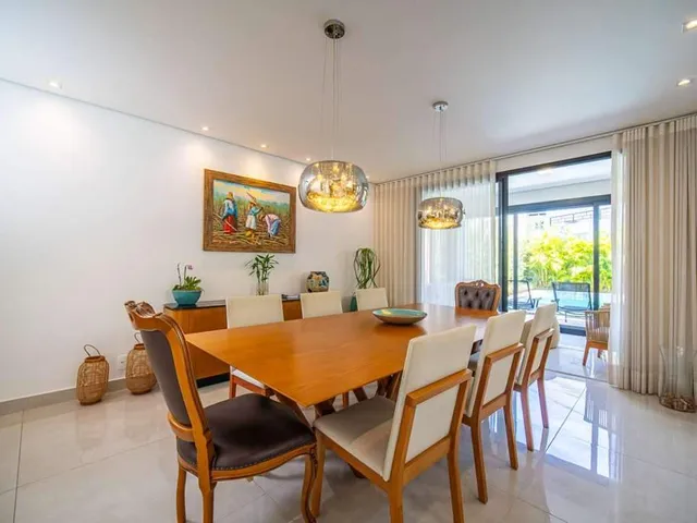 Casa com 550m² 4 quartos e 5 banheiros, à venda, no bairro São Paulo II em Cotia