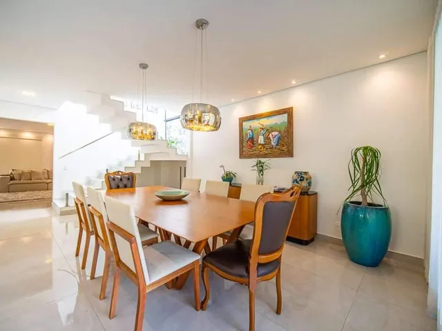 Casa com 550m² 4 quartos e 5 banheiros, à venda, no bairro São Paulo II em Cotia