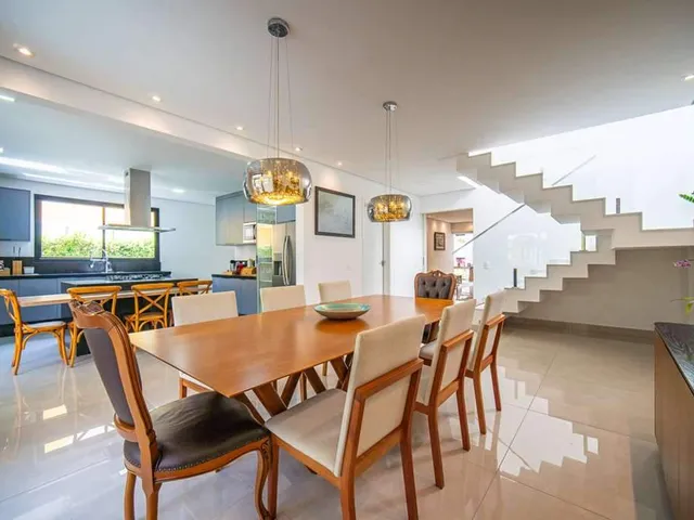 Casa com 550m² 4 quartos e 5 banheiros, à venda, no bairro São Paulo II em Cotia