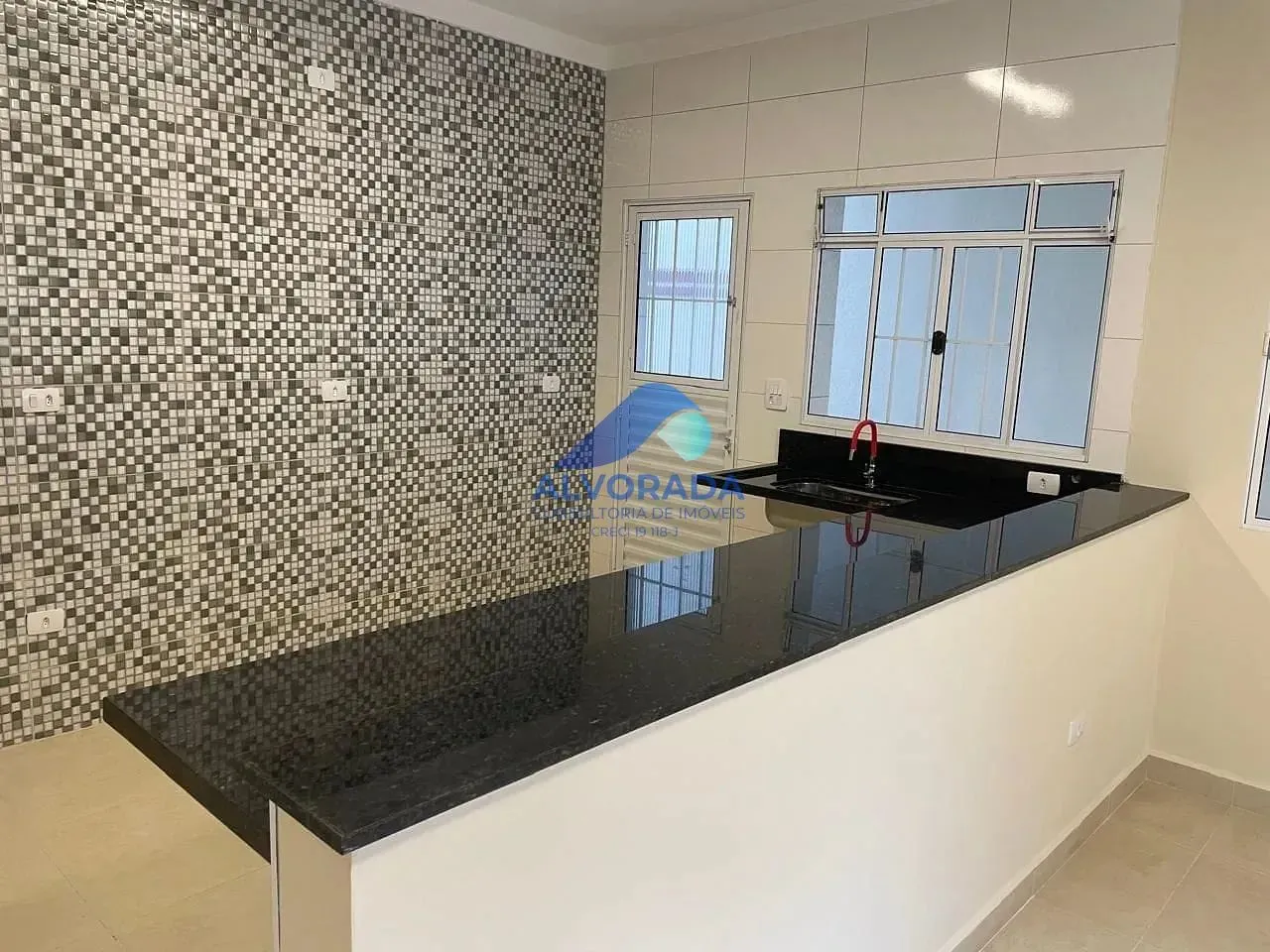 Casa, 2 quartos, 95 m² - Foto 1