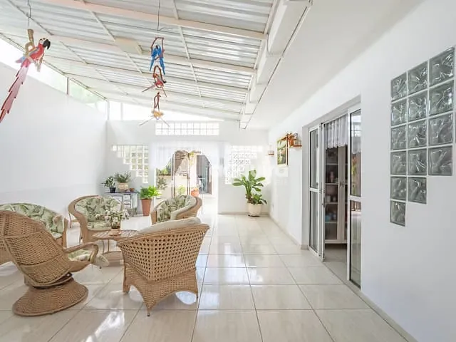 Casa com 532m² 3 quartos e 3 banheiros, à venda, no bairro Neves em Ponta Grossa