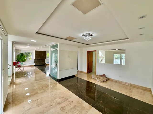 Casa com 26623m² 3 quartos e 5 banheiros, à venda, no bairro Moinho Velho em Embu das Artes