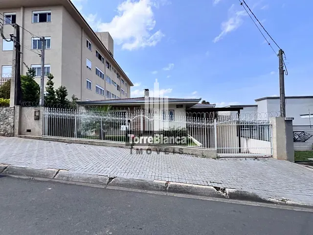 Casa com 462m² 4 quartos e 3 banheiros, à venda, no bairro Uvaranas em Ponta Grossa