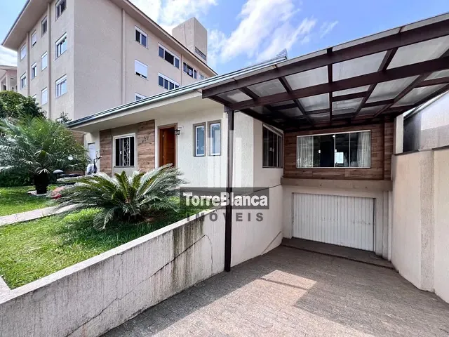Casa com 462m² 4 quartos e 3 banheiros, à venda, no bairro Uvaranas em Ponta Grossa