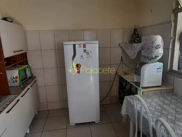 Casa 2 quartos e 1 banheiro, à venda, no bairro Frei Galvão em Potim