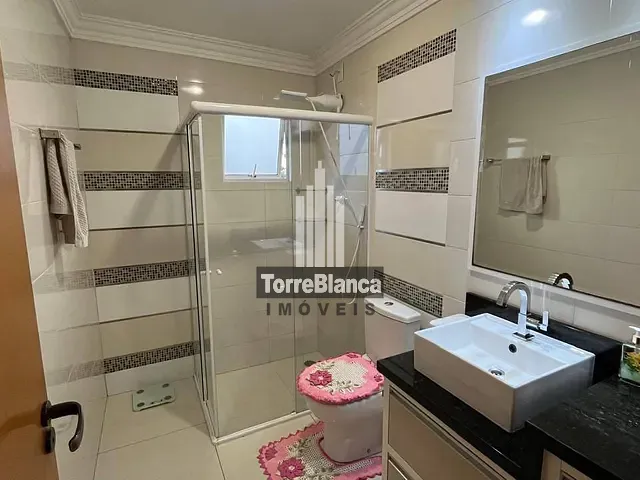 Casa com 462m² 3 quartos e 2 banheiros, à venda, no bairro Chapada em Ponta Grossa