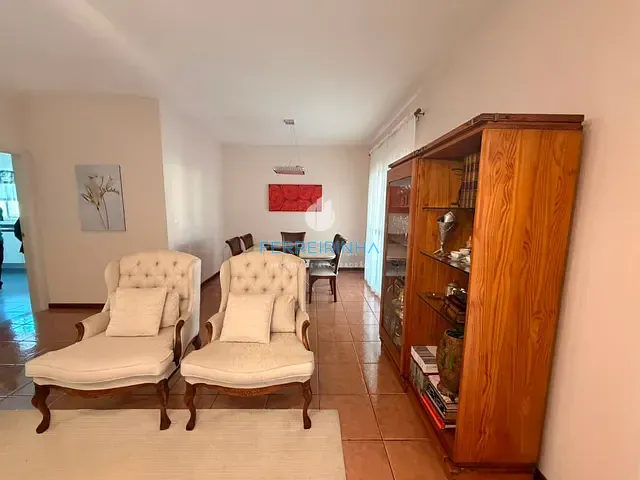 Casa 4 quartos e 6 banheiros, para alugar, no bairro Urbanova em São José dos Campos