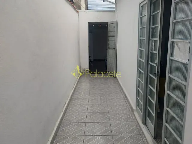 Casa com 150m² 2 quartos e 1 banheiro, à venda, no bairro Jardim Gurilândia em Taubaté