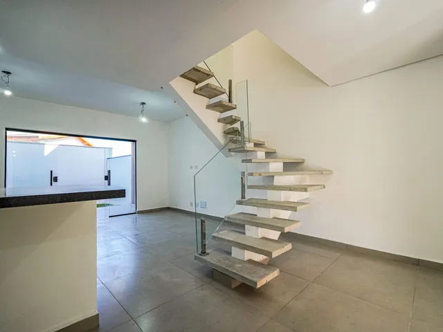 Casa com 170m² 3 quartos e 3 banheiros, à venda, no bairro Jardim Ana Estela em Carapicuíba