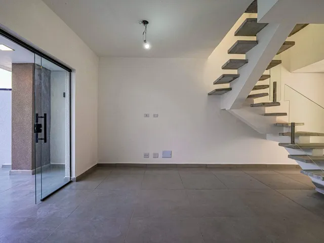 Casa com 170m² 3 quartos e 3 banheiros, à venda, no bairro Jardim Ana Estela em Carapicuíba