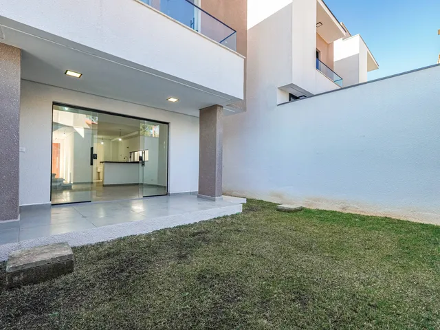 Casa com 170m² 3 quartos e 3 banheiros, à venda, no bairro Jardim Ana Estela em Carapicuíba